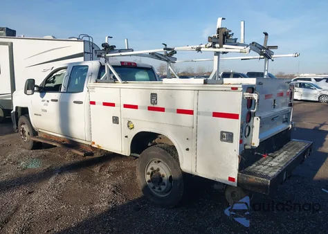 2015 Chevrolet Silverado 3500Hd Wt z USA, uszkodzony, nr VIN 1GC2KYEG1FZ124564